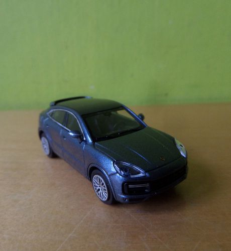 Minichamps H0 870069124 Porsche Cayenne Turbo coupe