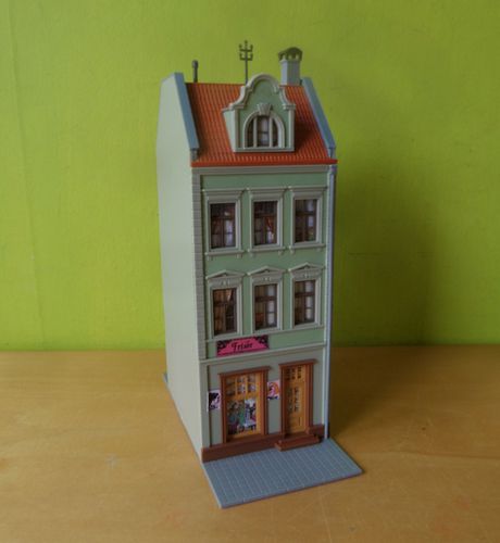 Kibri H0 Stads tussenwoning met winkels