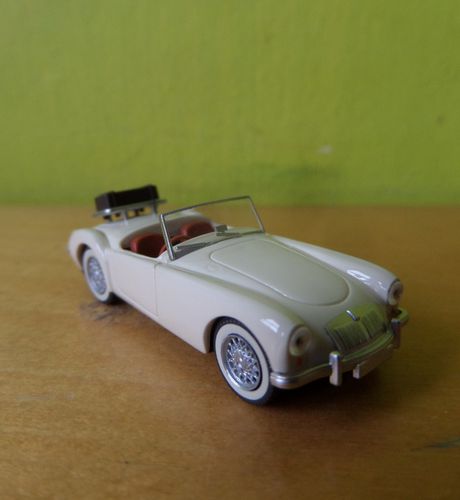 Wiking H0 81805  MG A roadster