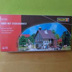 Faller H0 130280 Woonhuis met ooievaars nest