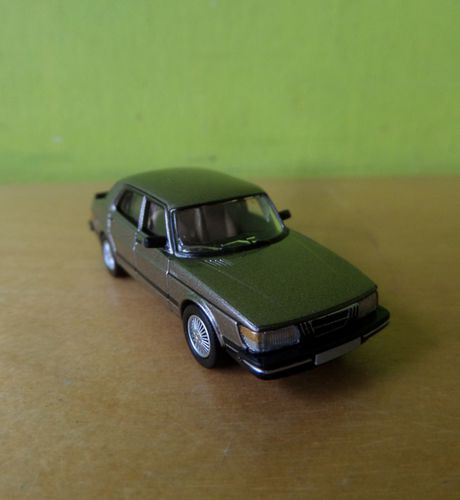 PCX H0 870758 Saab 900 bruin