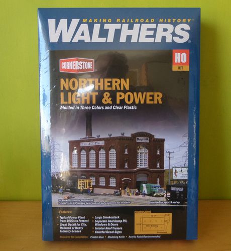 Walthers H0 933-3021  Northern Light and Power