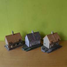 Pola  H0 budget 3 huizen met rieten dak