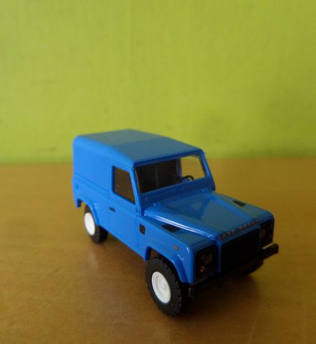 Busch H0 54350 Landrover Defender blauw