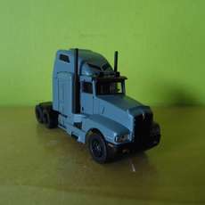 Brekina H0 85928 Kenworth T 600