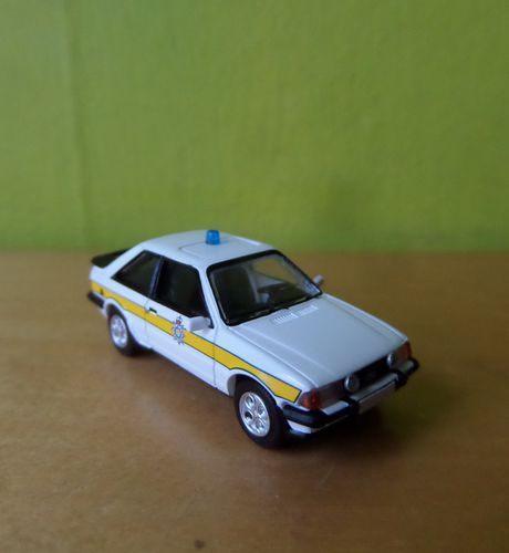 PCX H0 870789 Ford Escort MK3  XR3 i police GB