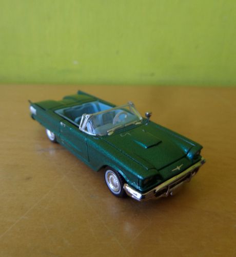 Brekina H0 18201 Ford Thunderbird Cabrio groen