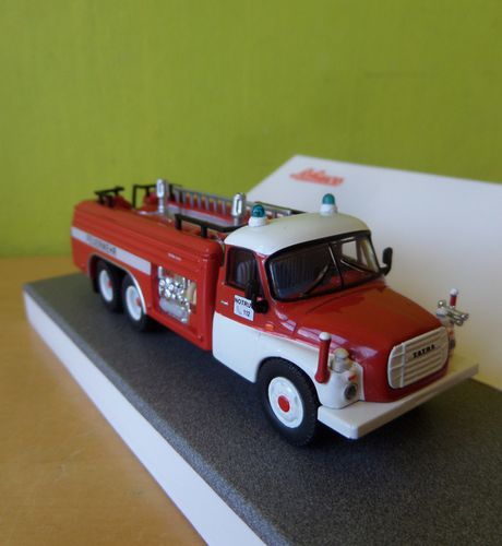 Schuco H0 26787 Tatra T148 Brandweer