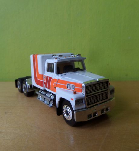 Brekina H0 85876 Ford LTL 9000  wit/ oranje