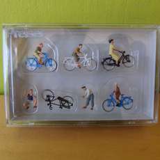 Preiser H0 10716 Jeugdige fietsers op reis