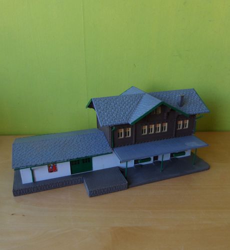 Pola H0 Groot Zwitsers station