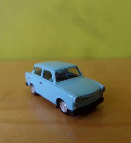 Herpa H0 27342 Trabant lichtblauw