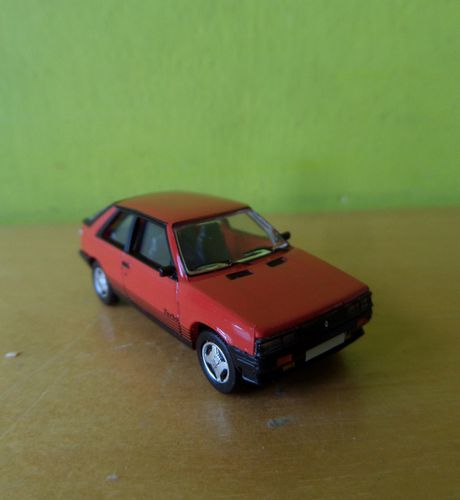 PCX H0 870753 Renault 11 Turbo rood