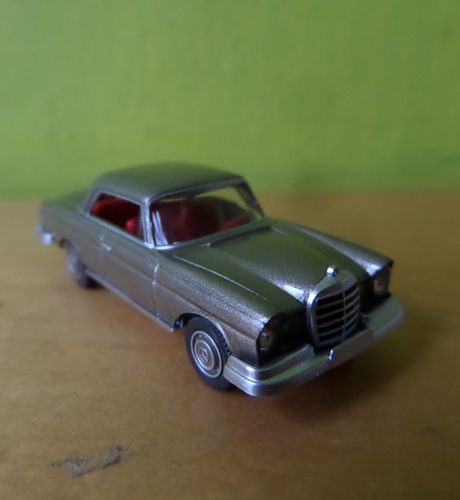 Wiking H0 14604 Mercedes 250 SE coupe