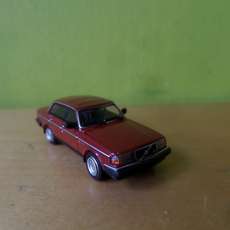 Minichamps H0 870171402  Volvo 240 GL