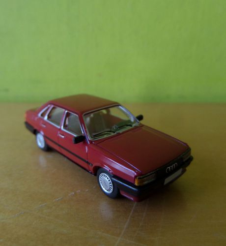 PCX H0 870712 Audi 80 B2  donker rood