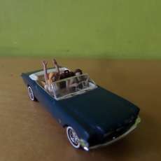 Busch H0 47528 Ford Mustang met passagiers