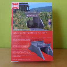 Busch H0 1409 Beton viaduct