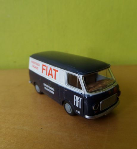 Brekina H0 34468 Fiat 238 bus Fiat Assistenza
