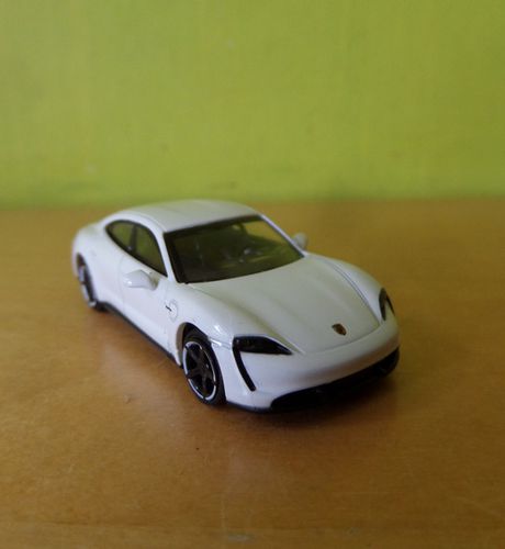Minichamps H0 870068400 Porsche Taycan