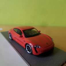 Schuco H0  87U 00066 Porsche Taycan Turbo S