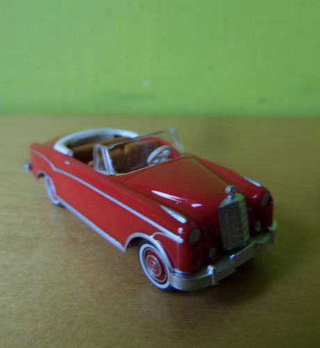 Wiking H0 14301 Mercedes 220 S cabrio