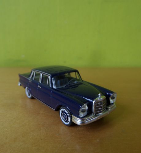 Wiking H0 82403 Mercedes 220S