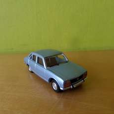 Brekina H0 29121 Peugeot 504 licht blauw