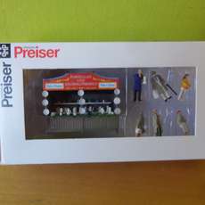 Preiser H0 24693 Kermis kraam met porselein