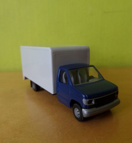 Busch H0 89116 Ford E-350 Actiemodel