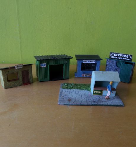 Faller H0 Diverse kleine bij-gebouwtjes