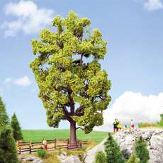 Noch H0 21781 Grote Linde boom 18.5 cm hoog