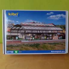 Kibri N 37758 Grote stations hal grijs