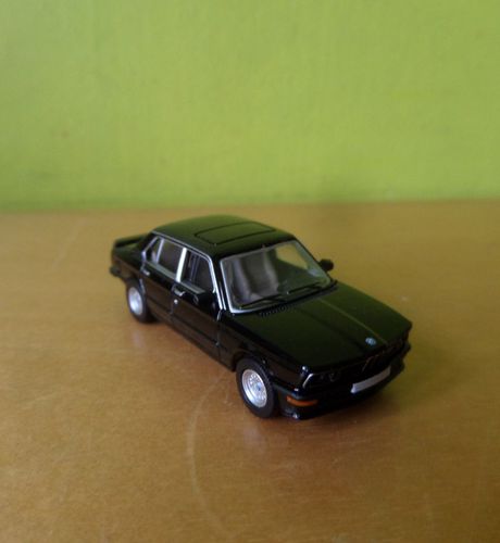 PCX H0  870095 BMW M535i