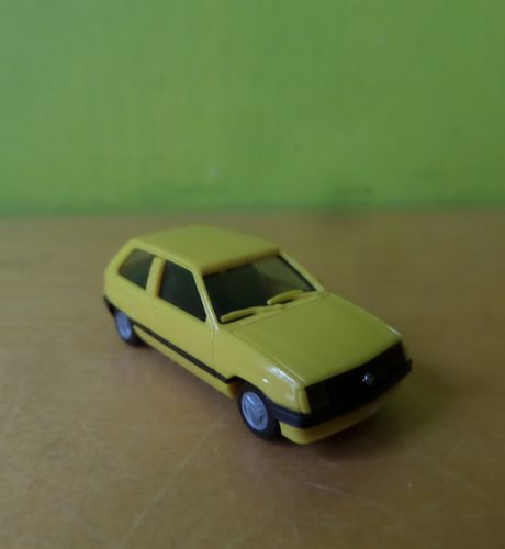 Herpa H0 29032 Budget Opel Corsa  A geel