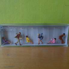 Preiser H0 14103 Zittende personen