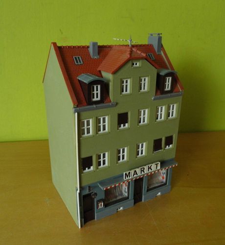Kibri H0 Stadspand  met winkel "Markt"