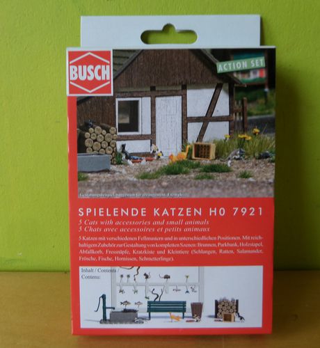 Busch H0 7921 Spelende katten