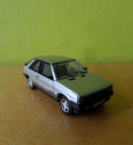 PCX H0 870752 Renault 11 Turbo zilver