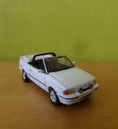 PCX H0 870156 Ford Escort 4 cabrio