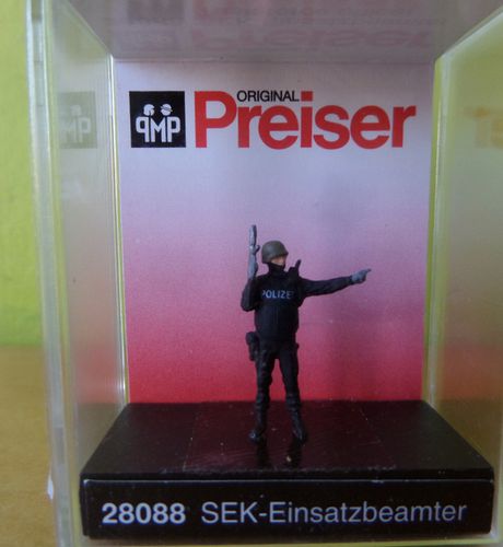 Preiser H0 28088 SEK politie