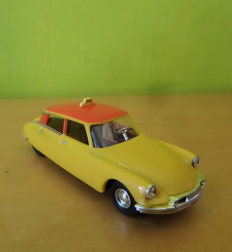 Busch H0 48015 Citroen DS 19 Taxi