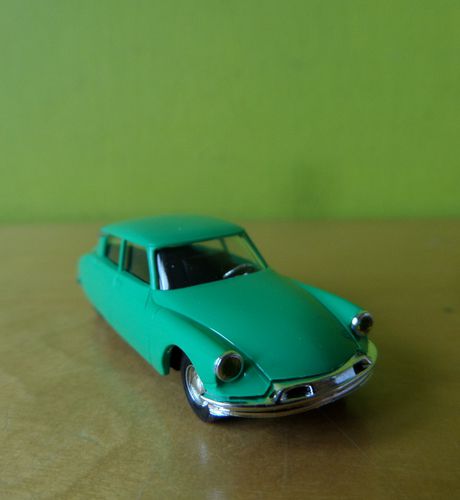 Busch H0 48002  Citroen DS 19