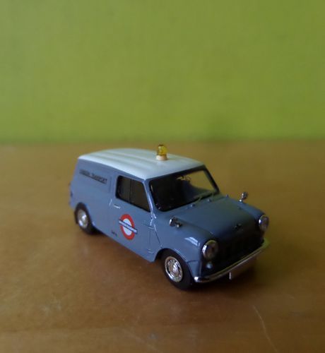 Brekina H0 15370 Austin Mini Countryman