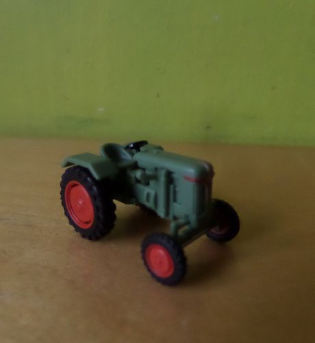 Wiking H0 039801  Tractor Normag Faktor 1