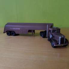 Brekina H0 85764  Peterbilt 281 "Rusty"
