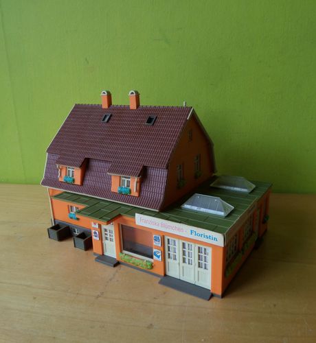 Kibri H0 Woonhuis met bloemenzaak