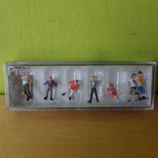 Preiser H0 10496 Skaters