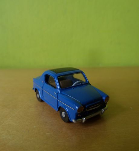 SAI H0 3192 Vespa 400 blauw