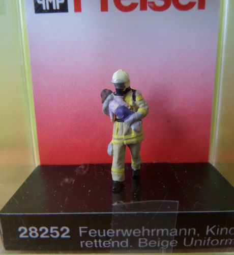 Preiser H0 28252 Brandweerman